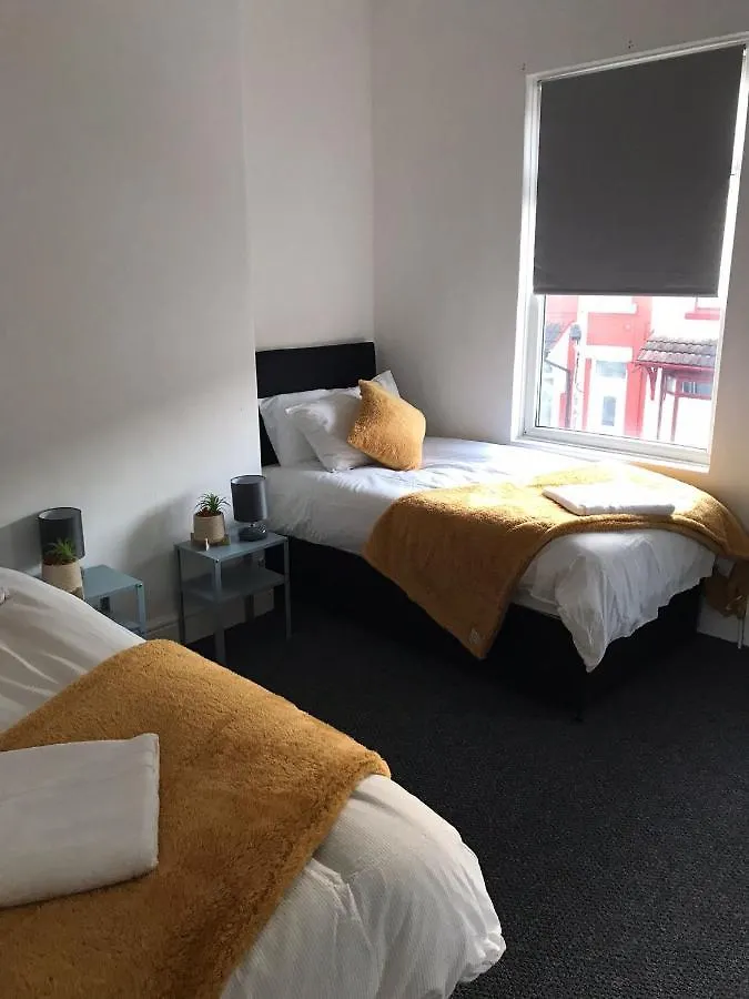 Modern 2 Bed Property Close To Alder Hey Hospital location